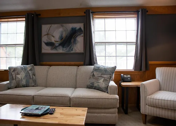 New England Inn & Lodge